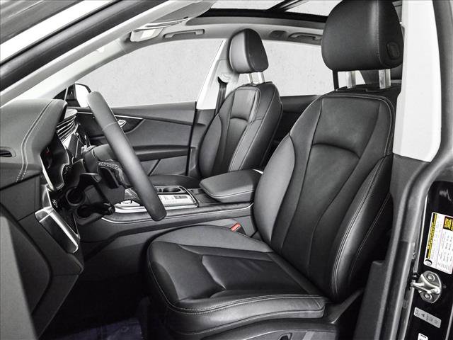 Used 2023 Audi Q8 Premium image 17