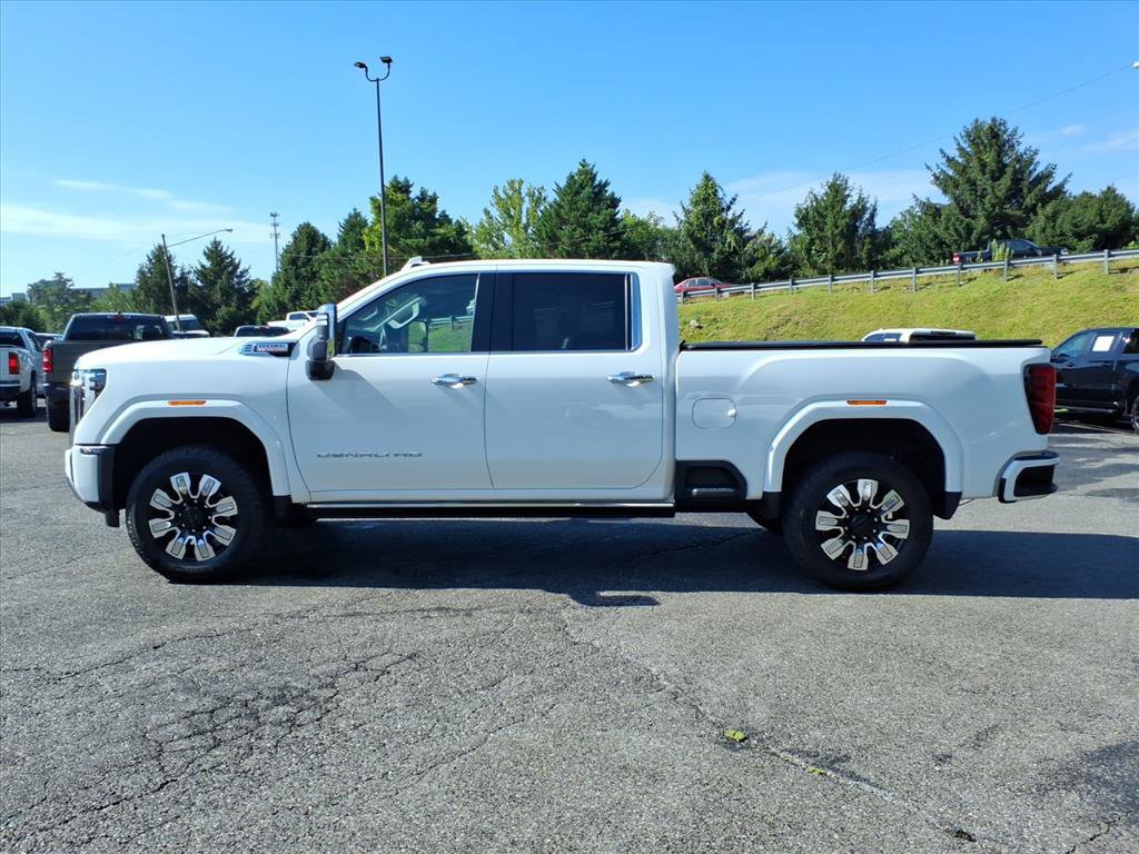 Used 2024 GMC Sierra 3500 Denali w/ Denali Reserve Package AWD/4WD image 7