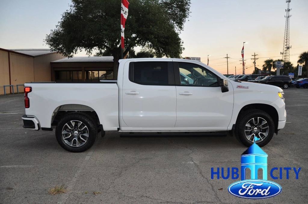 Used 2022 Chevrolet Silverado 1500 RST w/ Convenience Package II image 6