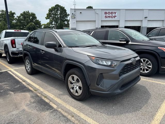Used 2020 Toyota RAV4 LE FWD image 2