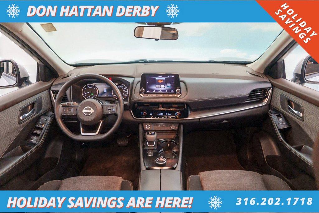 Used 2022 Nissan Rogue SV image 3