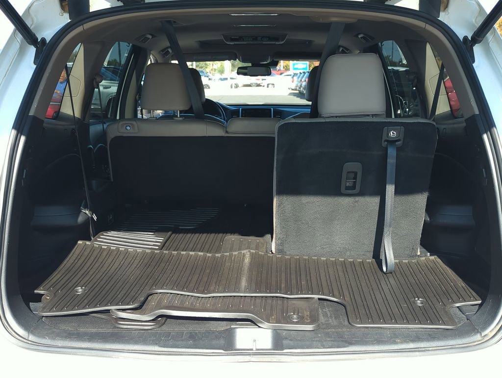 Used 2016 Honda Pilot Touring image 25