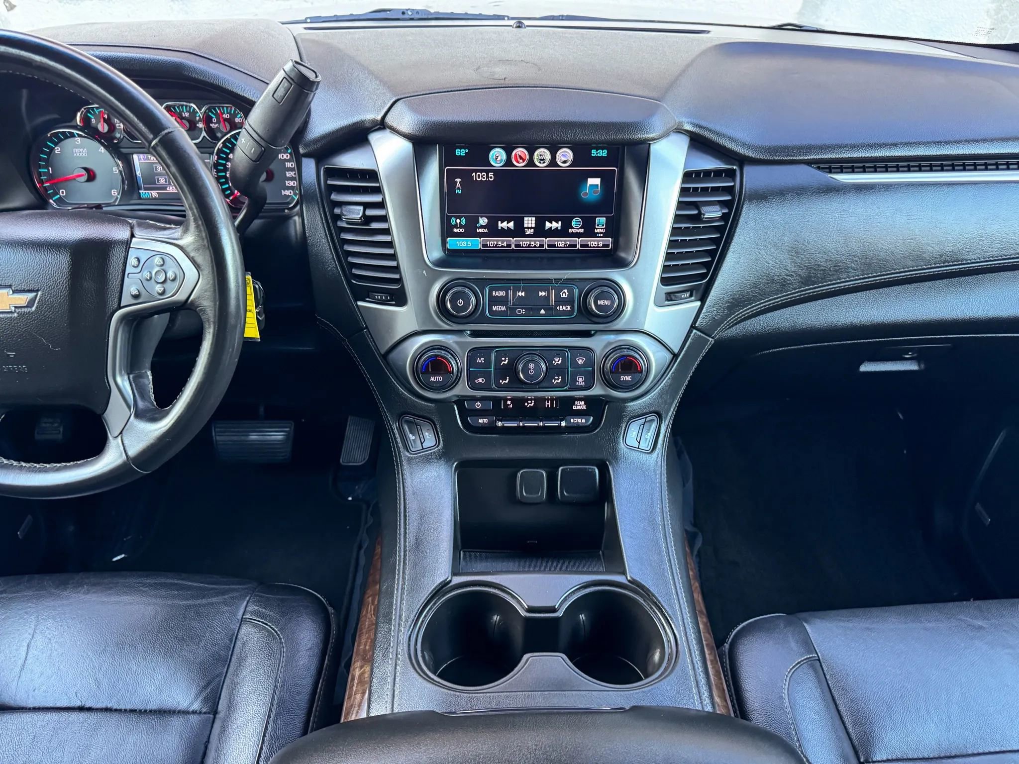 Used 2019 Chevrolet Suburban LT image 24