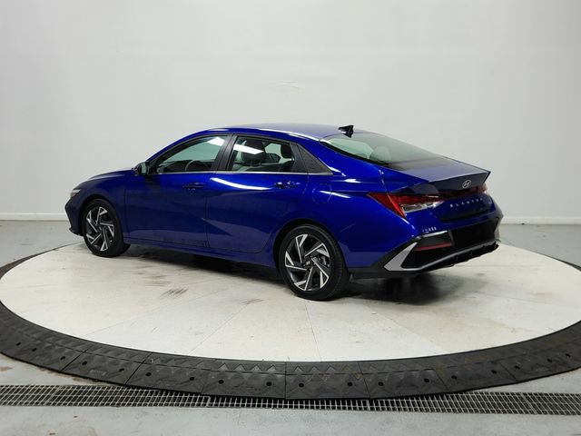 Used 2025 Hyundai Elantra Limited FWD image 6