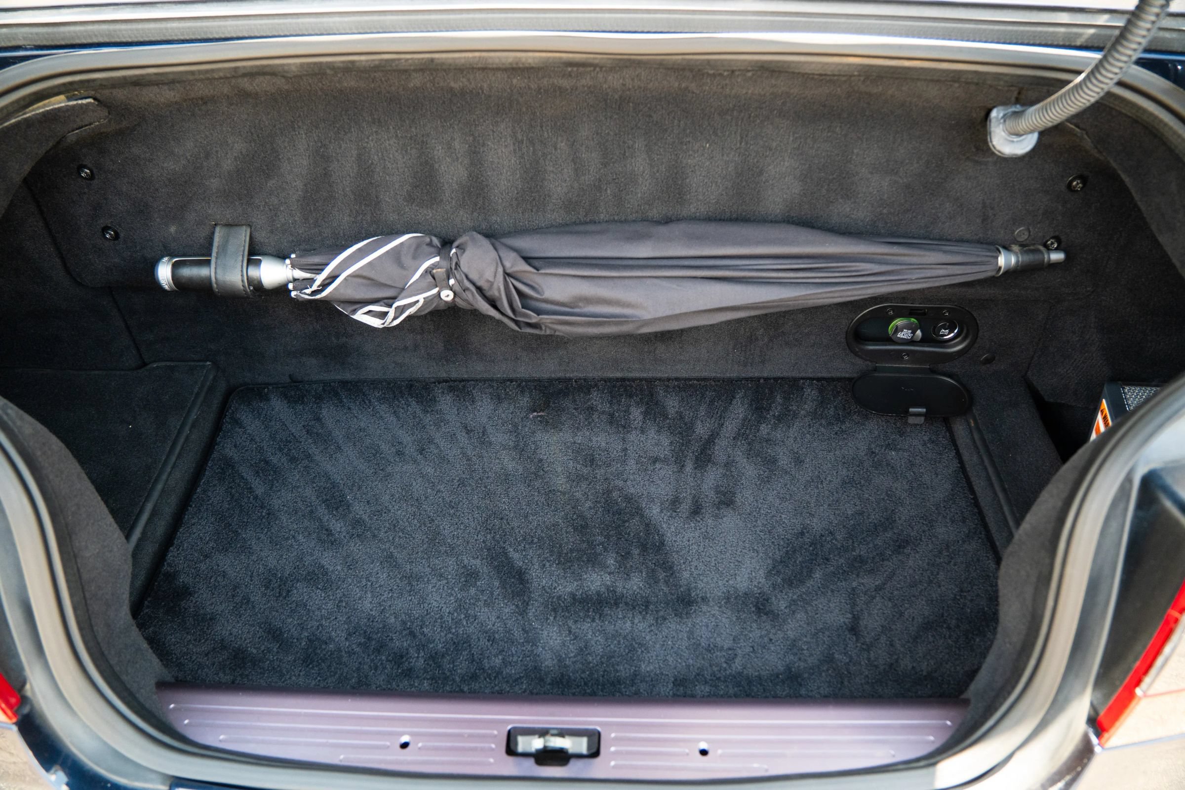 Used 2006 Aston Martin DB9 Volante RWD image 25