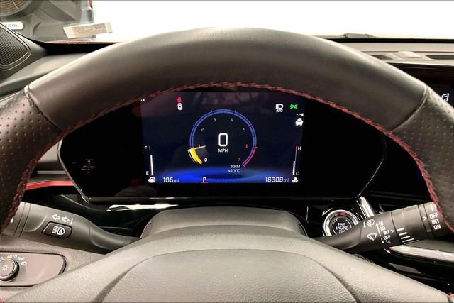 Used 2024 Chevrolet Trax RS w/ Sunroof Package image 29