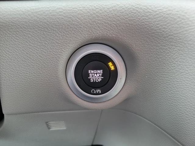 Used 2023 Chrysler Pacifica Touring-L image 21