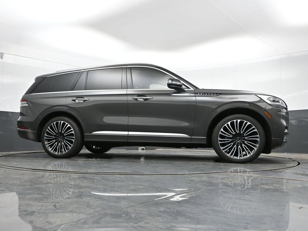 Used 2023 Lincoln Aviator Black Label w/ Class IV Trailer Tow Package AWD/4WD image 44