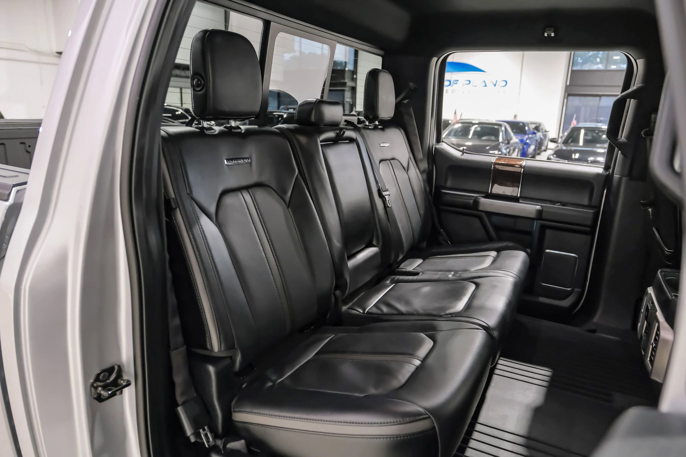 Used 2016 Ford F150 Platinum w/ Equipment Group 701A Luxury AWD/4WD image 44