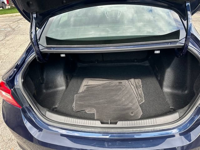 Used 2018 Chevrolet Malibu LT w/ Driver Confidence Package FWD image 15