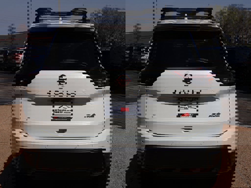 Used 2025 Nissan Rogue SV w/ Rock Creek Premium Package image 5