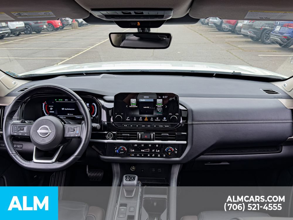 Used 2024 Nissan Pathfinder Platinum w/ Black Appearance Package FWD image 29