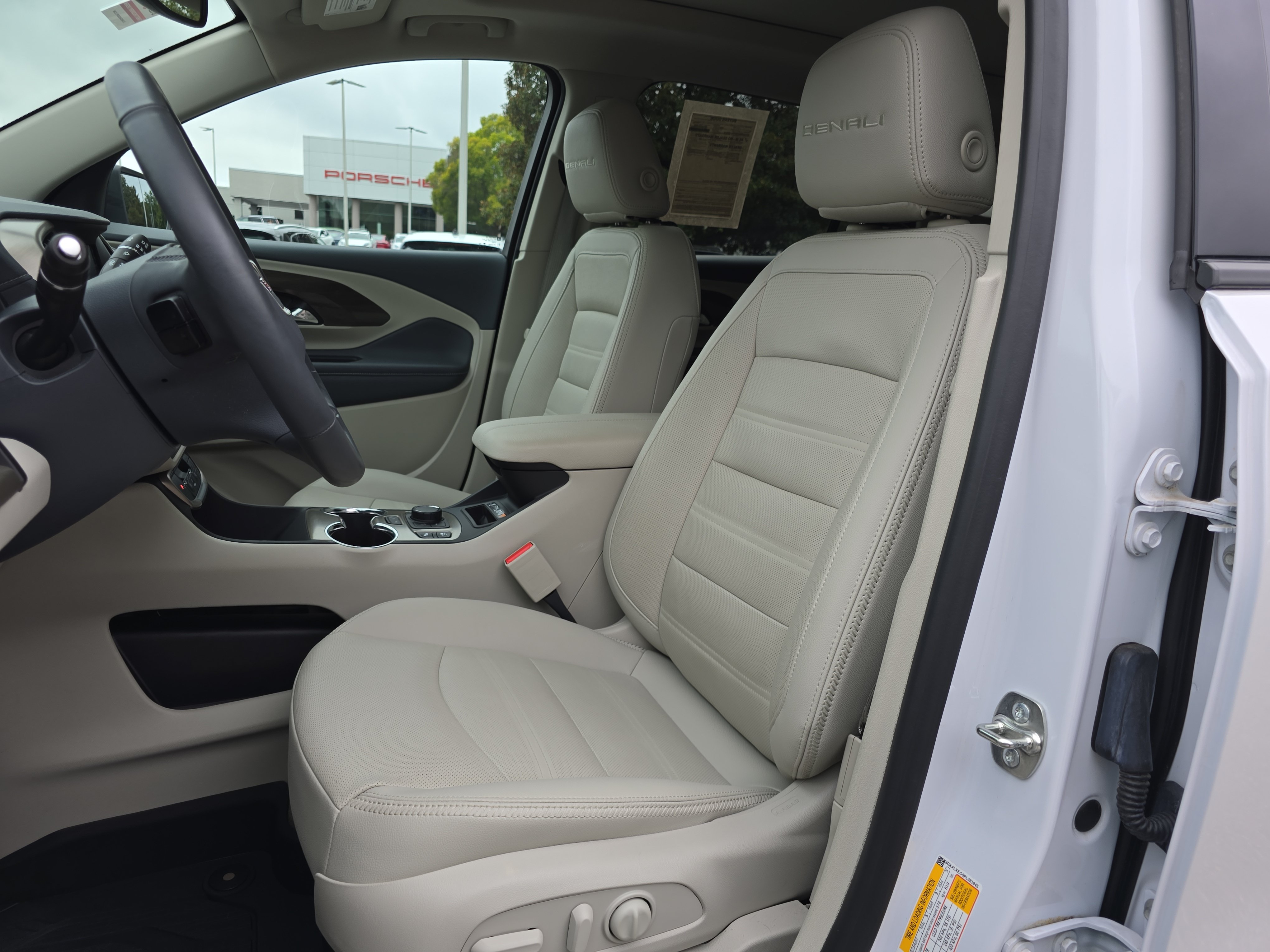 Used 2024 GMC Terrain Denali w/ Denali Premium Package AWD/4WD image 15