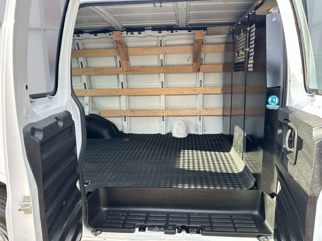 Used 2022 Chevrolet Express 2500 w/ Driver Convenience Package image 15