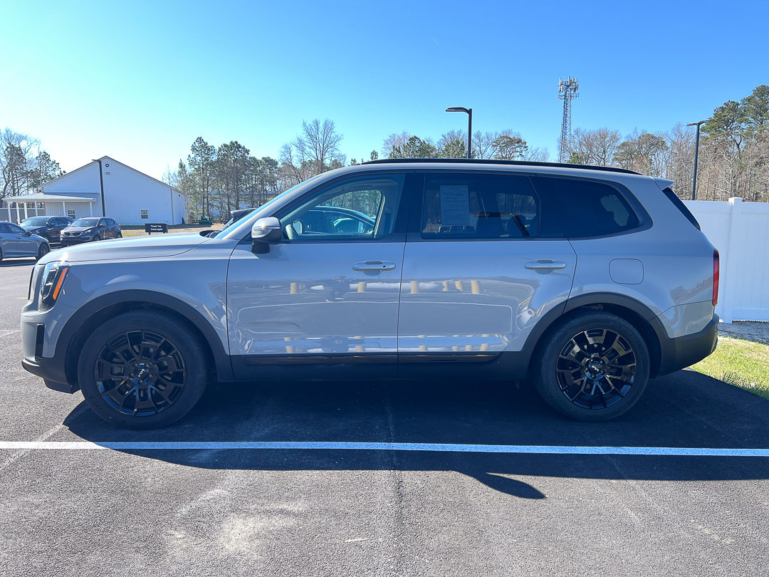 Used 2022 Kia Telluride EX w/ EX Premium Package image 2