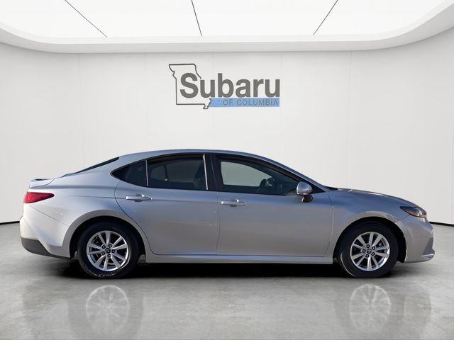 Used 2025 Toyota Camry LE image 8