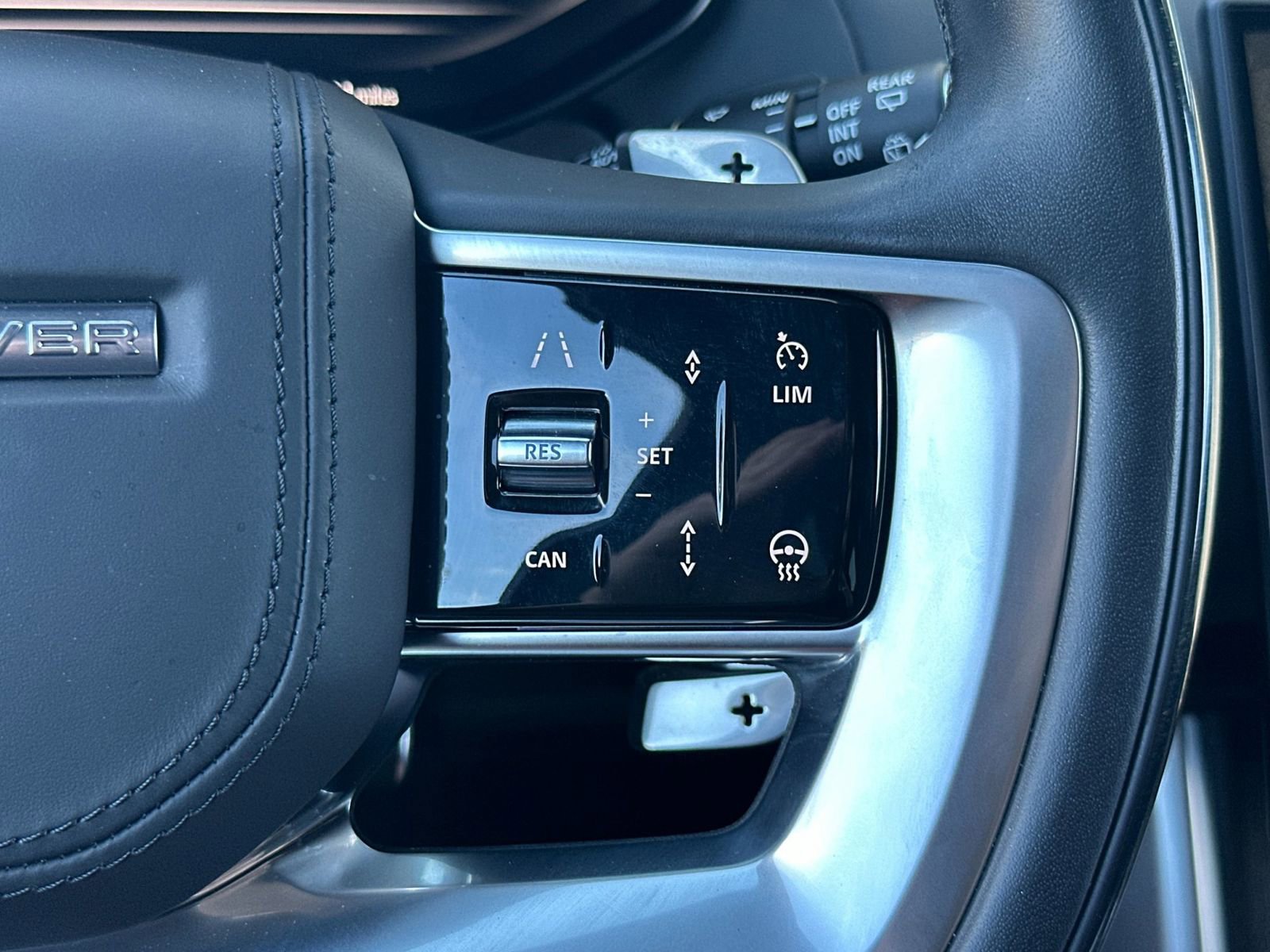 Used 2024 Land Rover Range Rover SE image 27