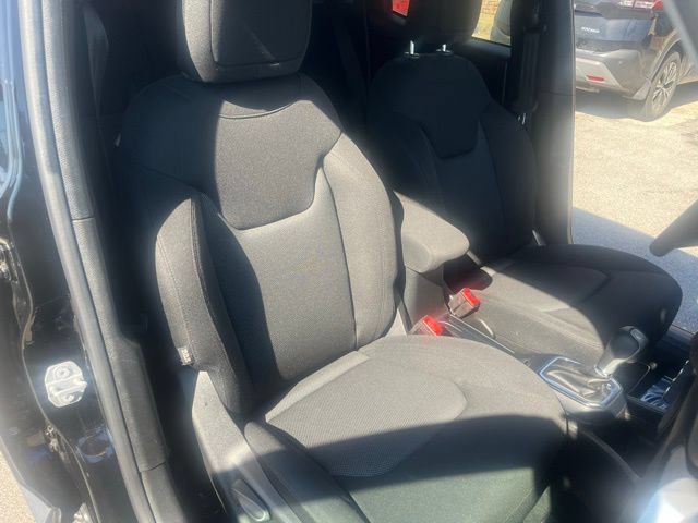 Used 2019 Jeep Renegade Sport w/ Sport Appearance Group AWD/4WD image 36