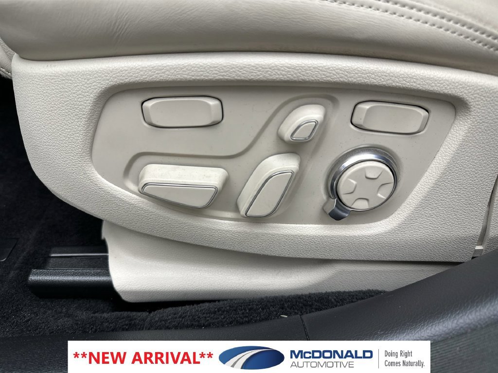 Used 2022 Genesis G90 5.0 Ultimate AWD/4WD image 11