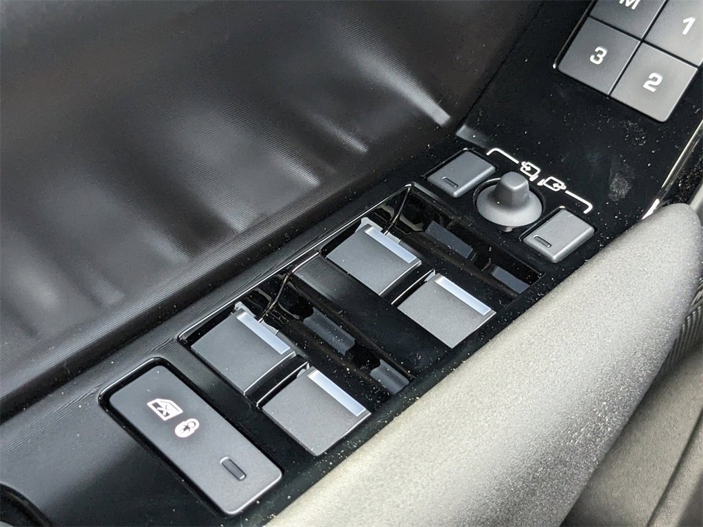 New 2026 Land Rover Range Rover Velar Dynamic SE image 22