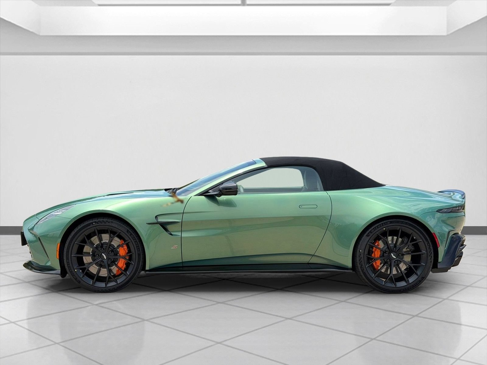 New 2026 Aston Martin V8 Vantage S RWD image 8