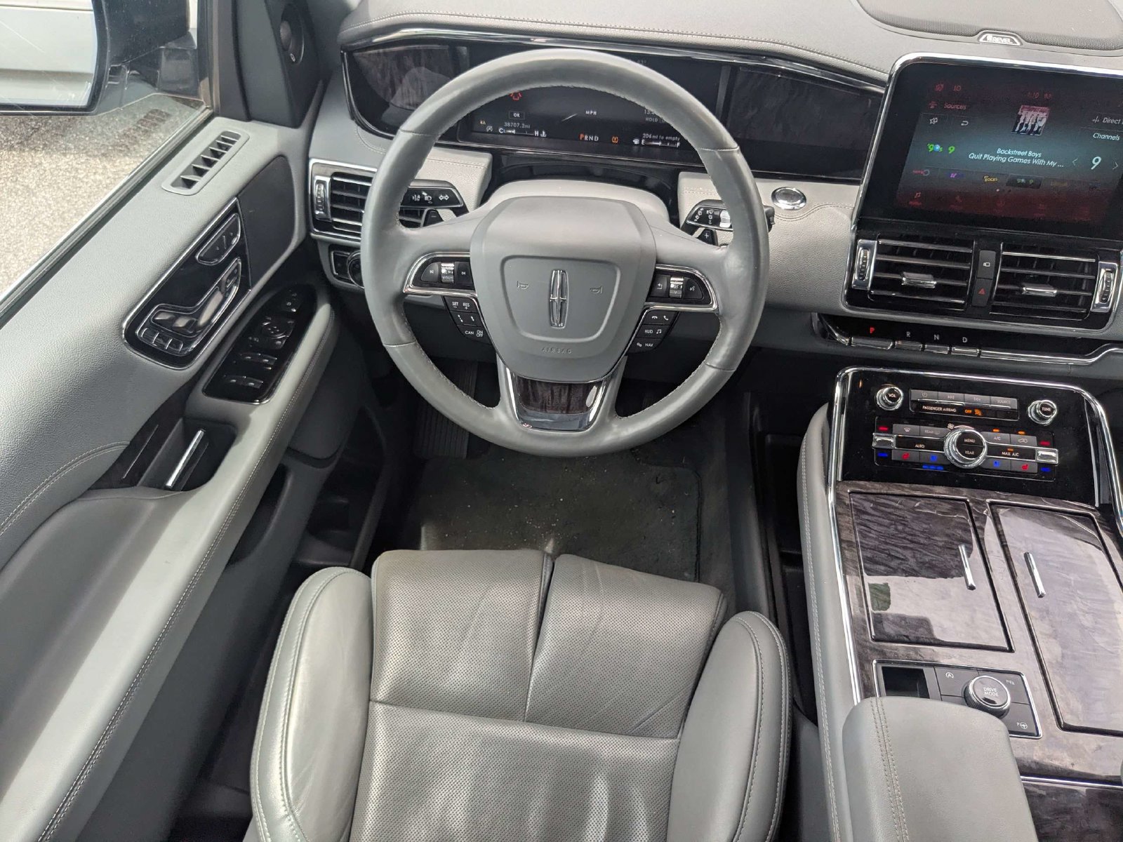 Used 2021 Lincoln Navigator L Reserve AWD/4WD image 18