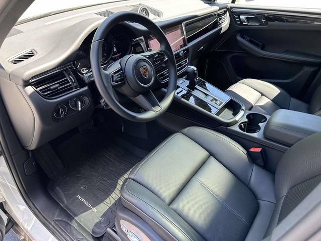 Used 2026 Porsche Macan AWD/4WD image 11