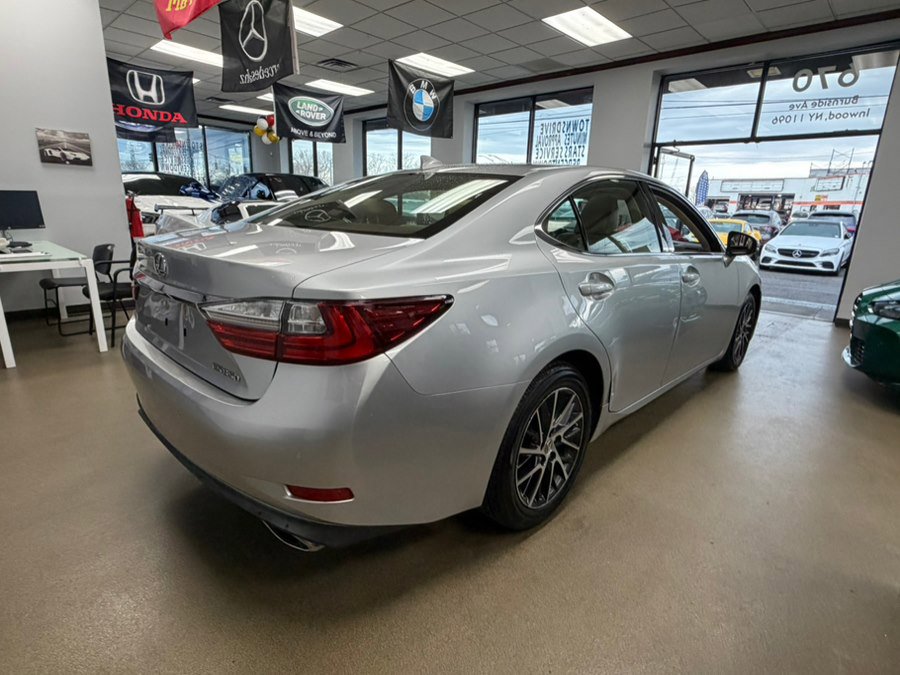 Used 2016 Lexus ES 350 w/ Luxury Package w/Wood Trim image 8