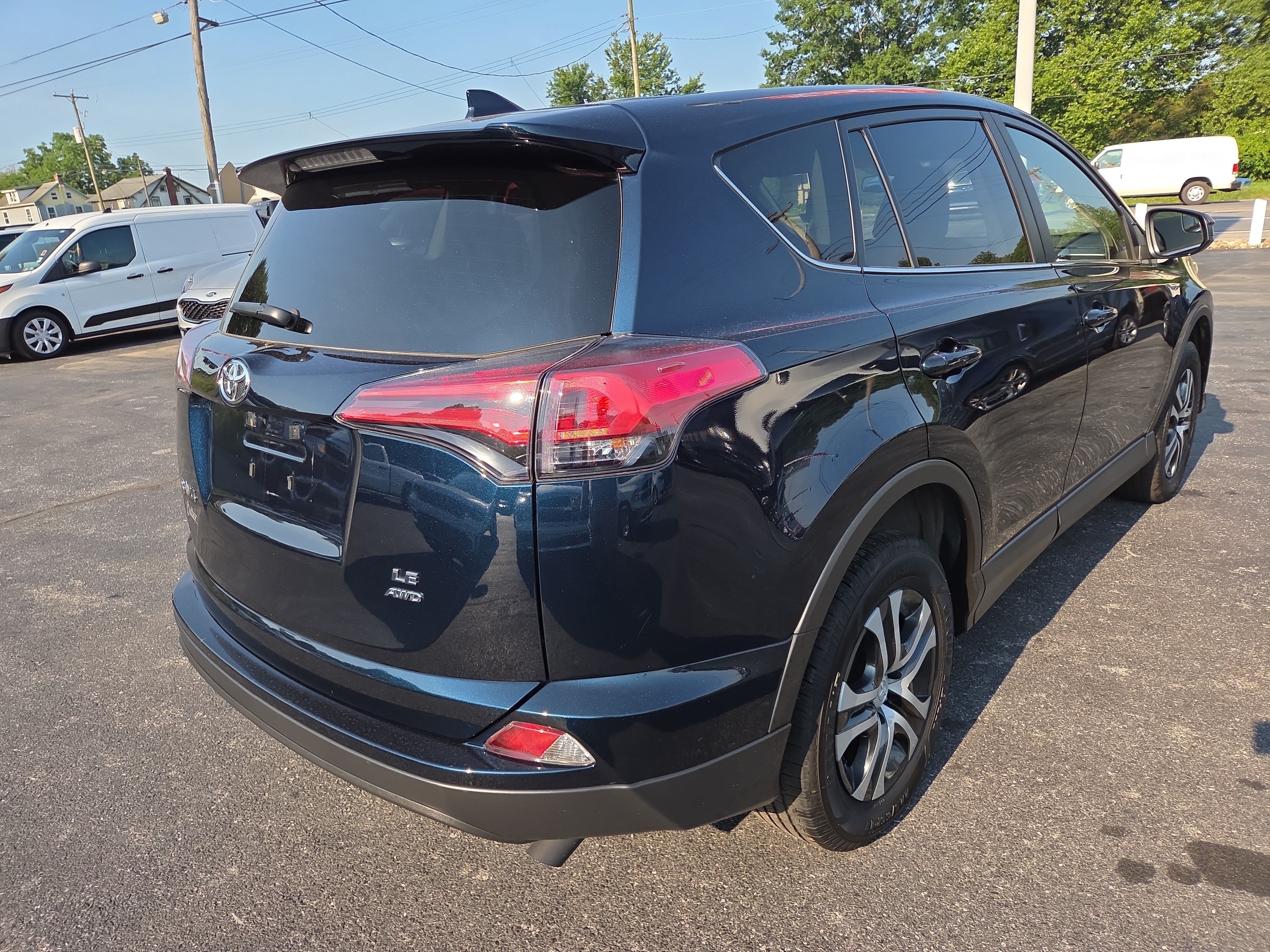 Used 2018 Toyota RAV4 LE w/ All Weather Liner Package AWD/4WD image 4