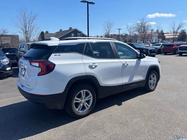 Used 2024 GMC Terrain SLE w/ Driver Convenience Package image 6