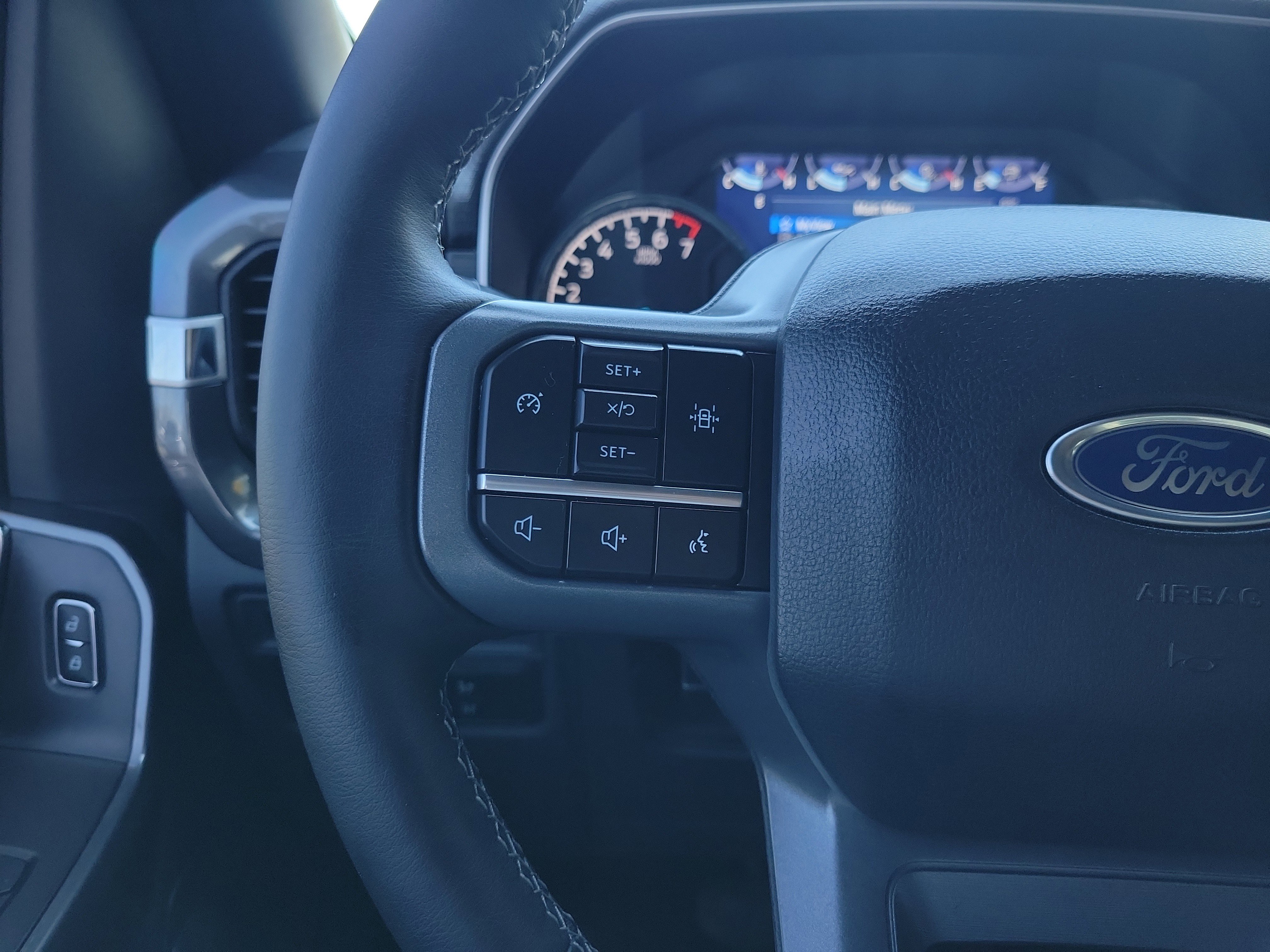 Used 2023 Ford F150 XLT w/ Equipment Group 302A High RWD image 28