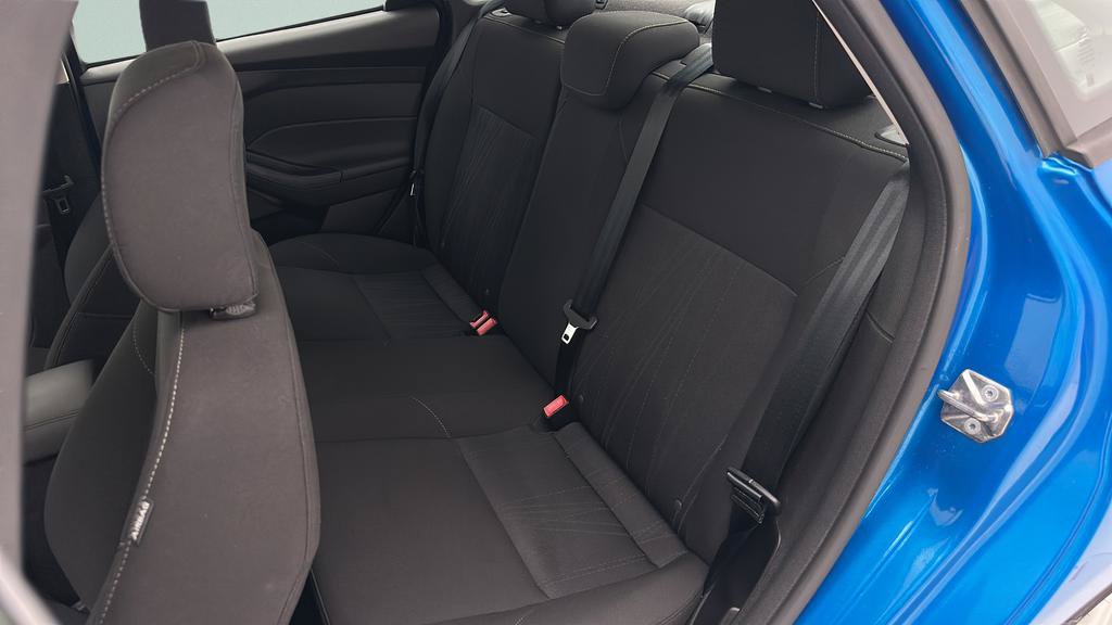 Used 2016 Ford Focus SE w/ SE Cold Weather Package FWD image 11