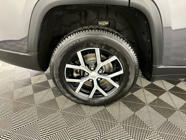 Used 2023 Jeep Grand Cherokee L Limited w/ Luxury Tech Group II AWD/4WD image 37