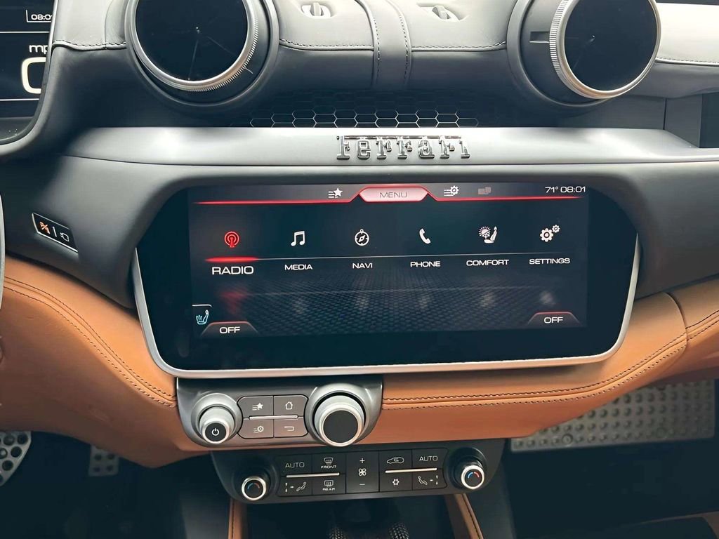 Used 2020 Ferrari Portofino Base image 24