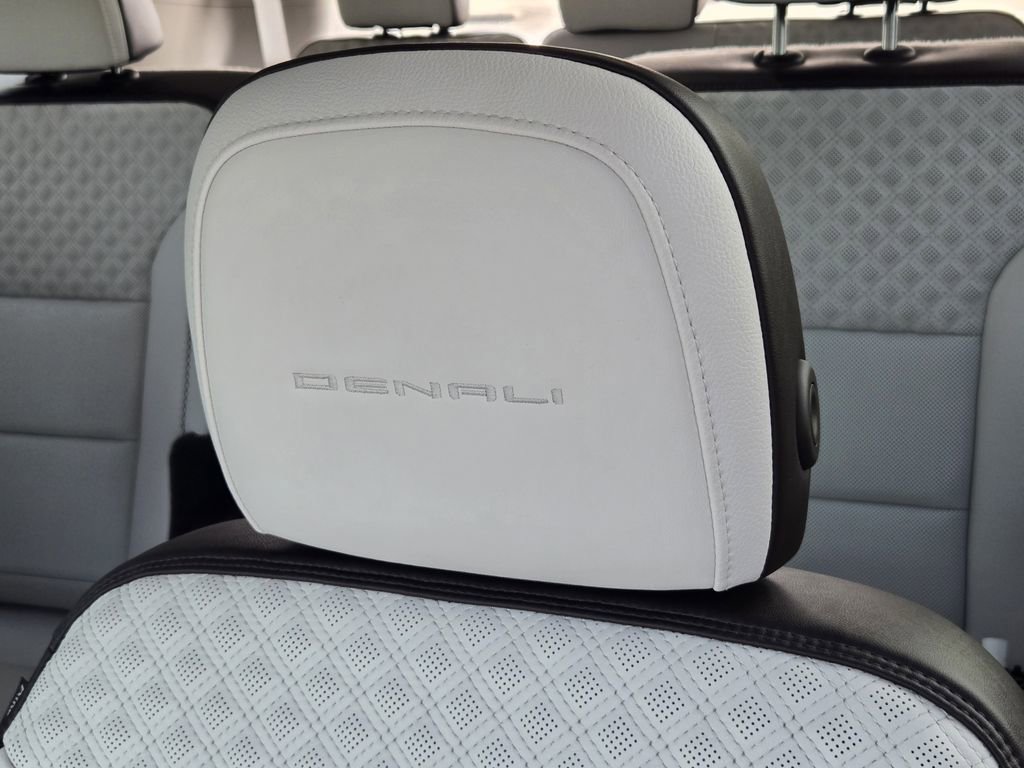Used 2024 GMC Acadia Denali w/ Super Cruise Package image 21
