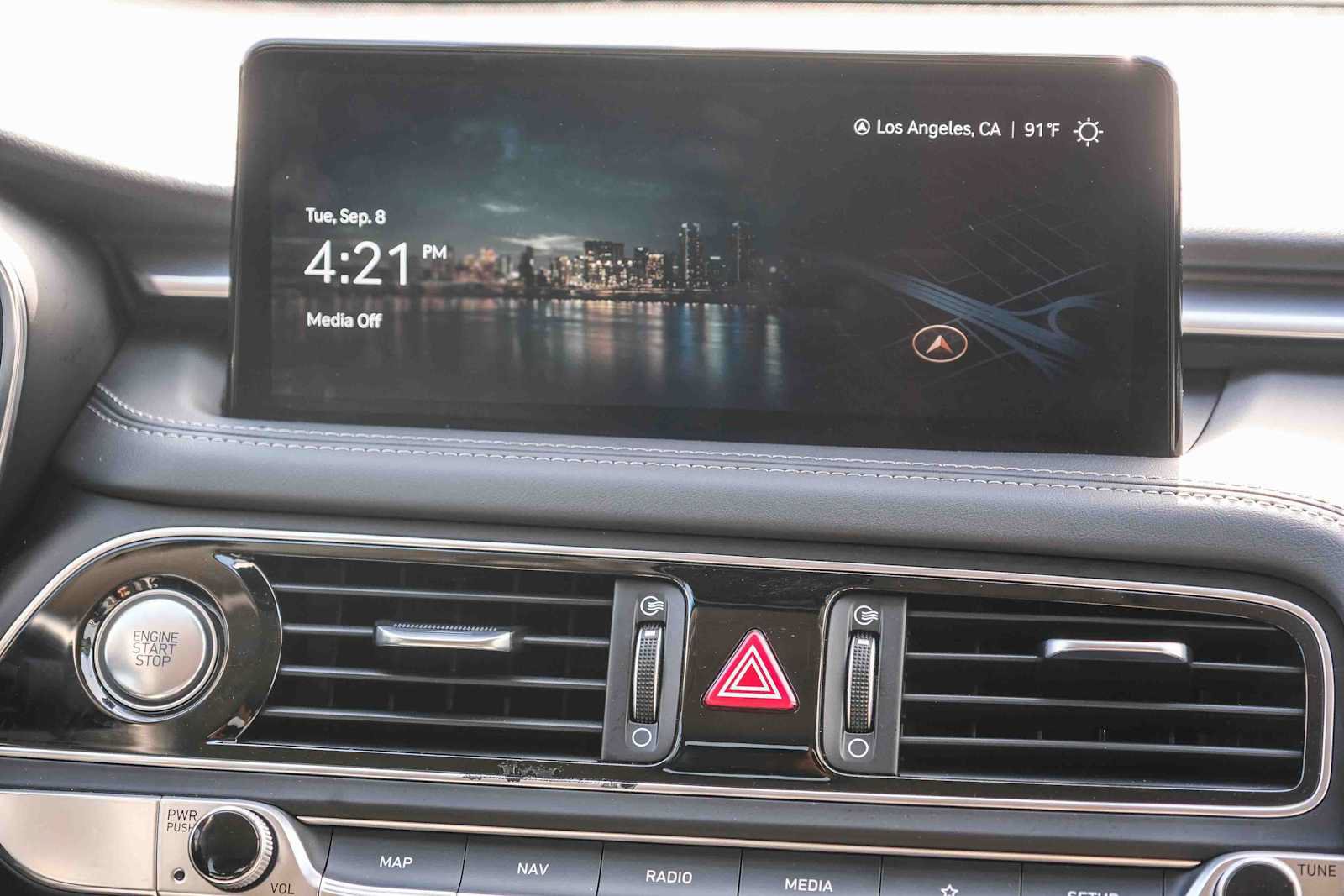 Used 2023 Genesis G70 2.0T AWD/4WD image 16