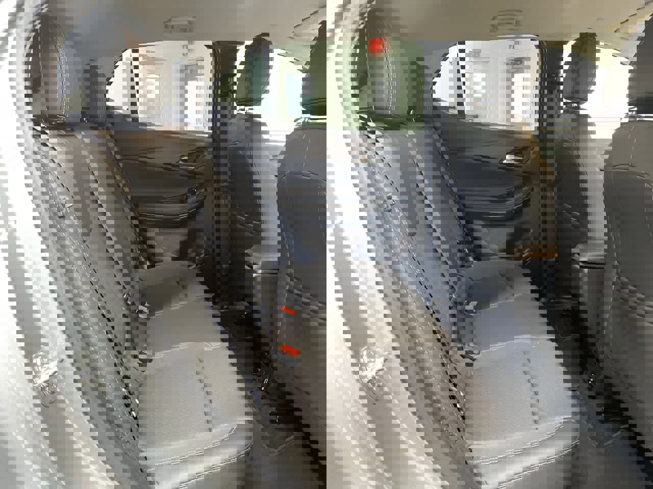 Used 2025 Buick Encore GX Preferred image 18