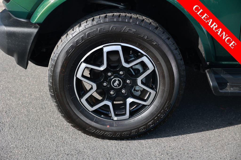 Used 2025 Ford Bronco Outer Banks AWD/4WD image 11