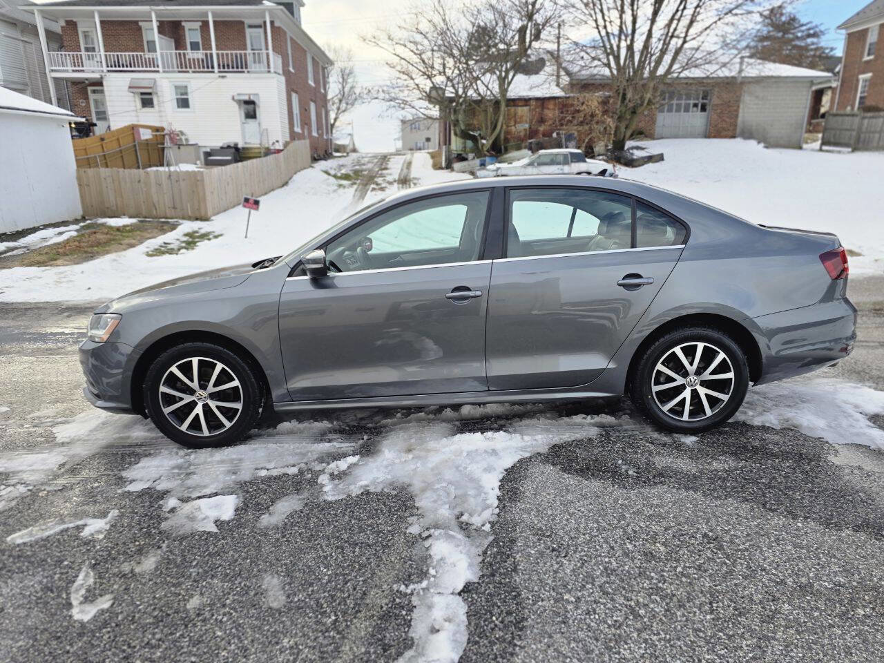 Used 2017 Volkswagen Jetta SE image 8