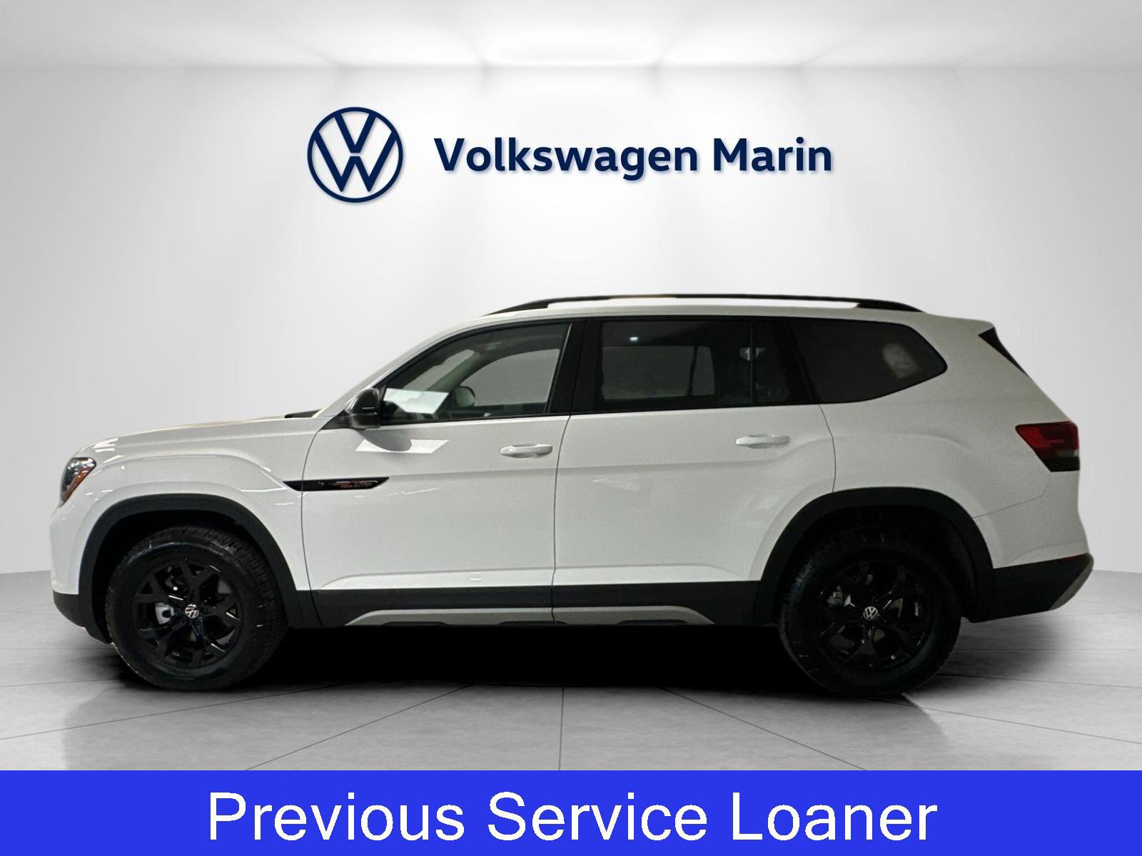 Used 2025 Volkswagen Atlas Peak Edition SE image 2