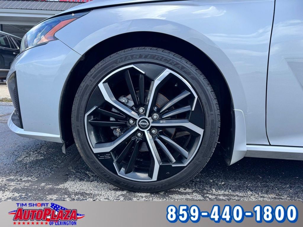 Used 2023 Nissan Altima 2.5 SR FWD image 6