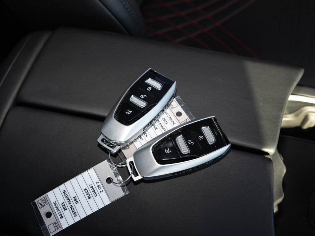 Used 2021 Aston Martin DBX AWD/4WD image 69
