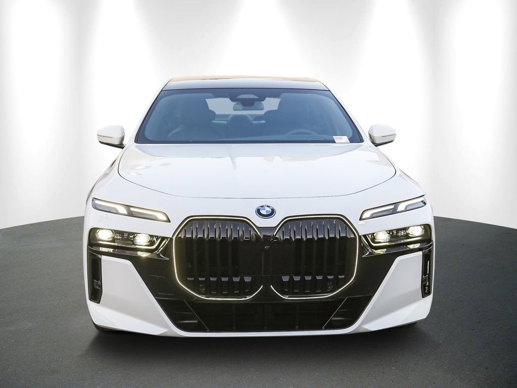 New 2026 BMW 750e xDrive w/ Premium Package AWD/4WD image 2