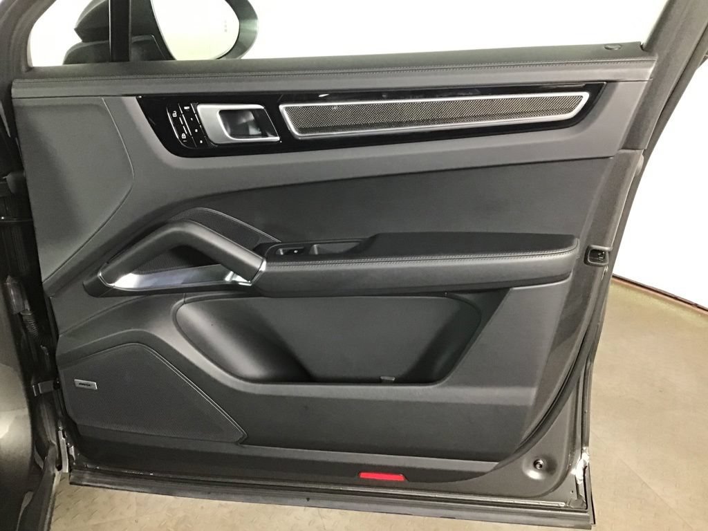 Certified 2020 Porsche Cayenne Turbo AWD/4WD image 16
