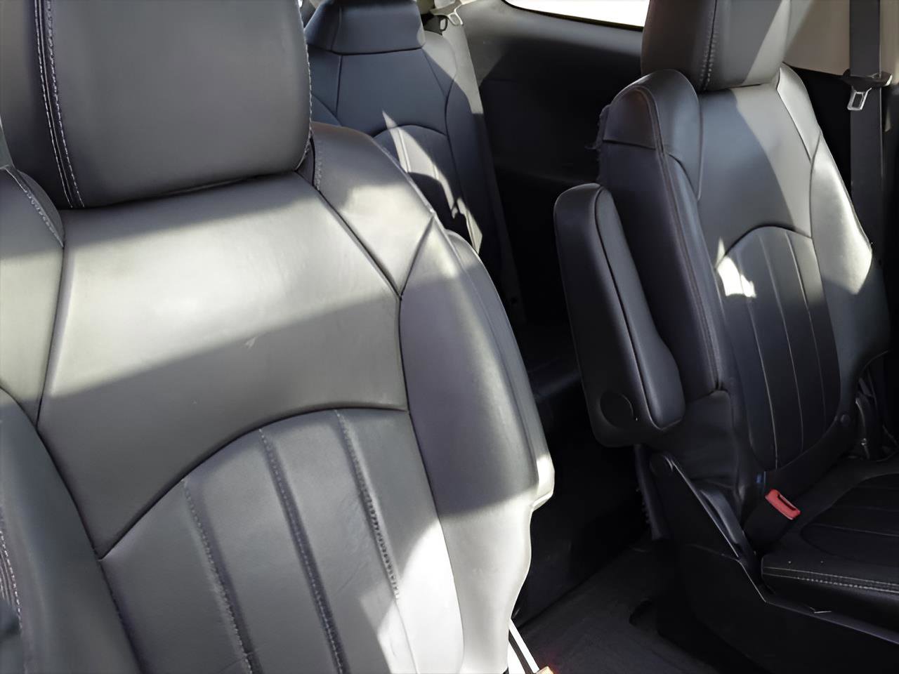 Used 2016 Buick Enclave Leather image 14