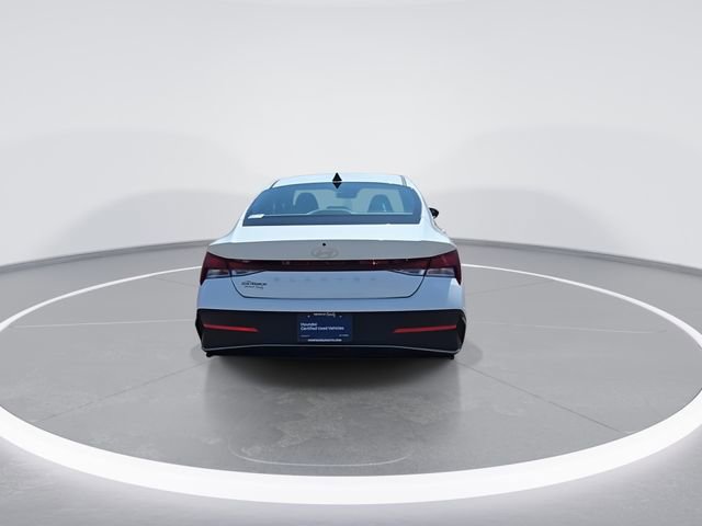 Used 2025 Hyundai Elantra SE FWD image 8
