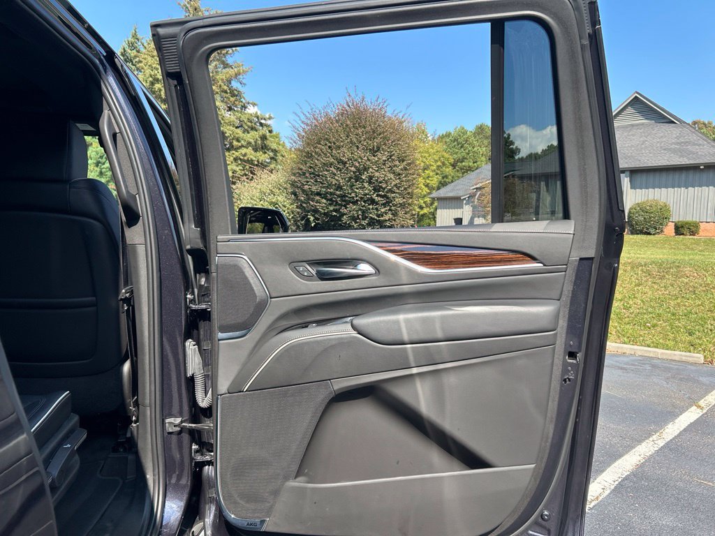 Used 2022 Cadillac Escalade ESV Premium Luxury AWD/4WD image 61