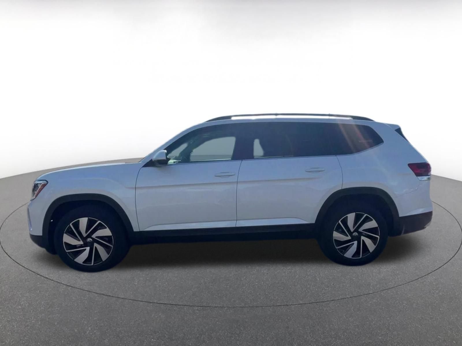 Used 2026 Volkswagen Atlas SE FWD image 9