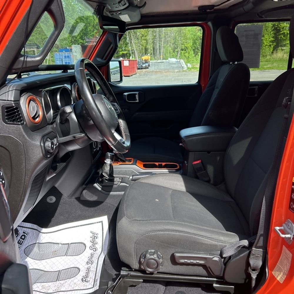 Used 2020 Jeep Wrangler Unlimited Sahara w/ Uconnect 4C Nav & Sound Group AWD/4WD image 5