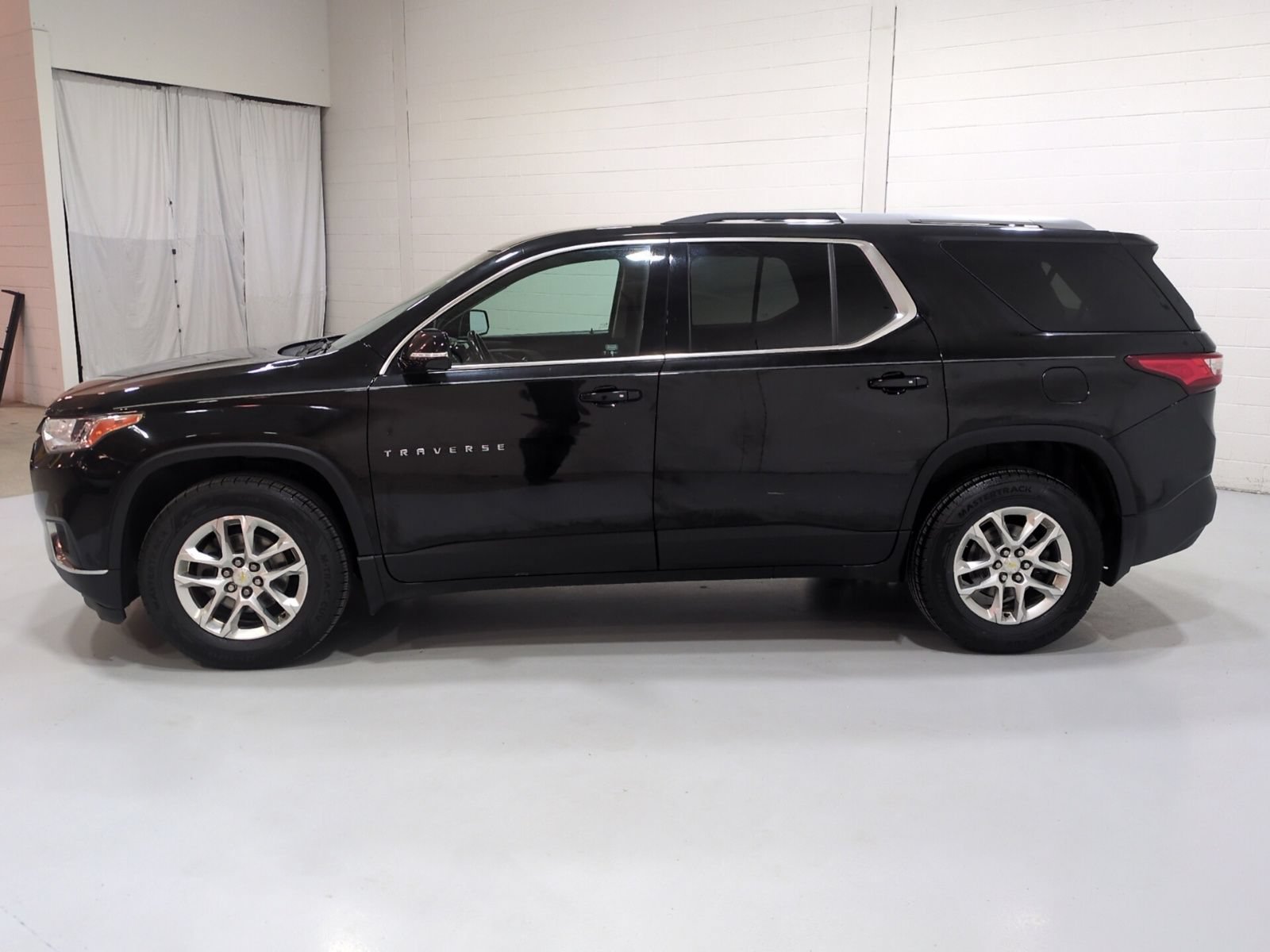 Used 2018 Chevrolet Traverse LT FWD image 6
